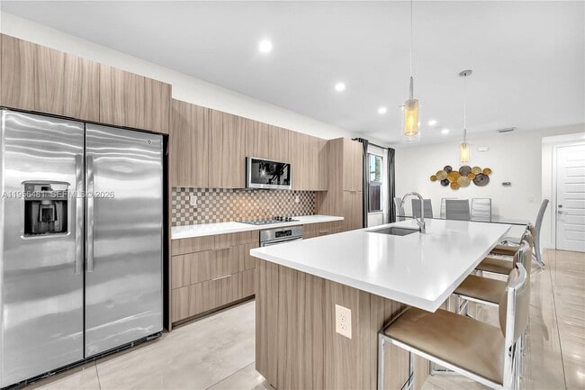 Building Photo - 10250 NW 76th Terrace