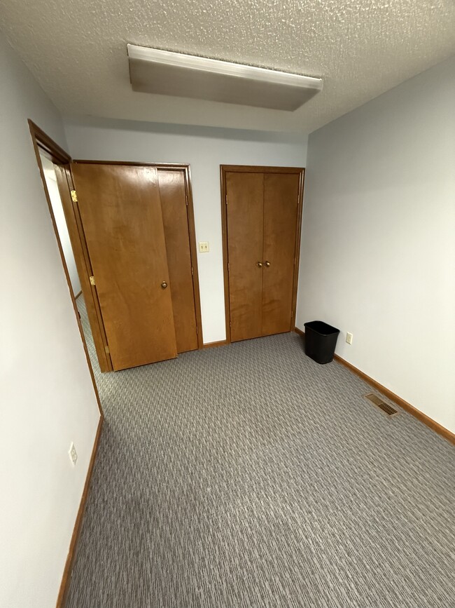 Building Photo - 1010 N University Blvd