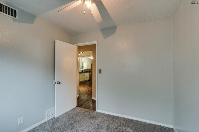 Building Photo - 5114 Fairway Blvd