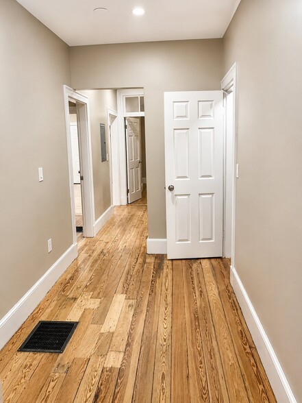 Building Photo - 36 Termine Ave