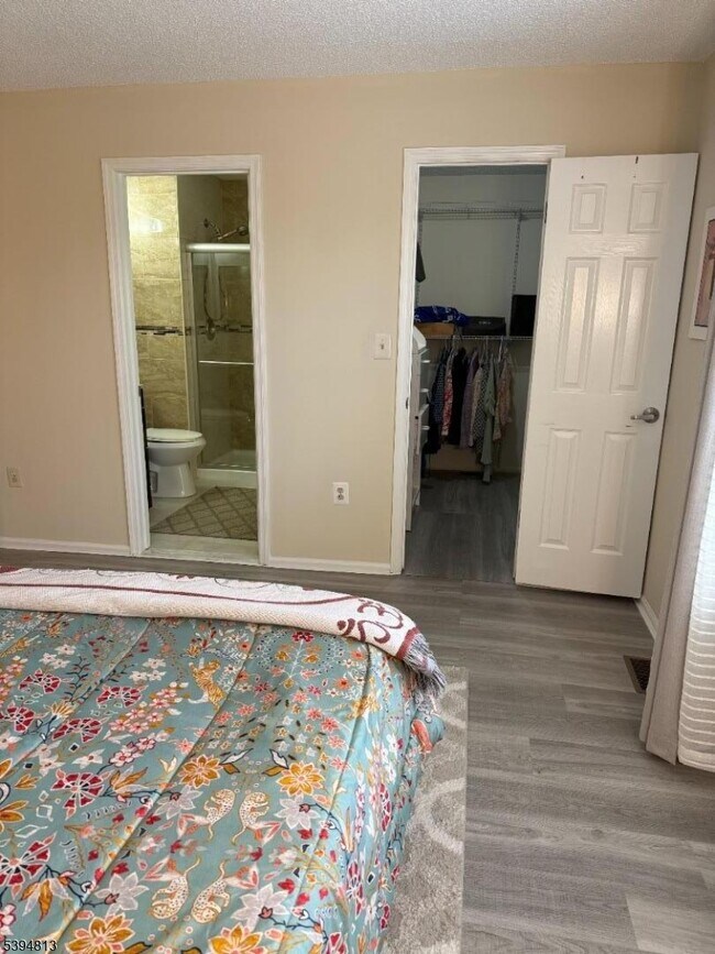 Building Photo - 1902 Bayley Ct