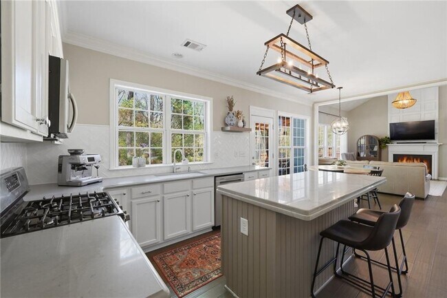 Building Photo - 943 Bendleton Dr