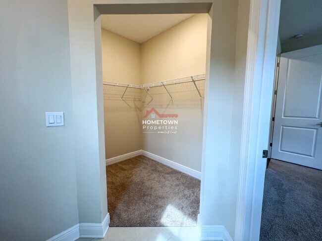 Building Photo - Charming Custom-Built Home with Bonus Room...