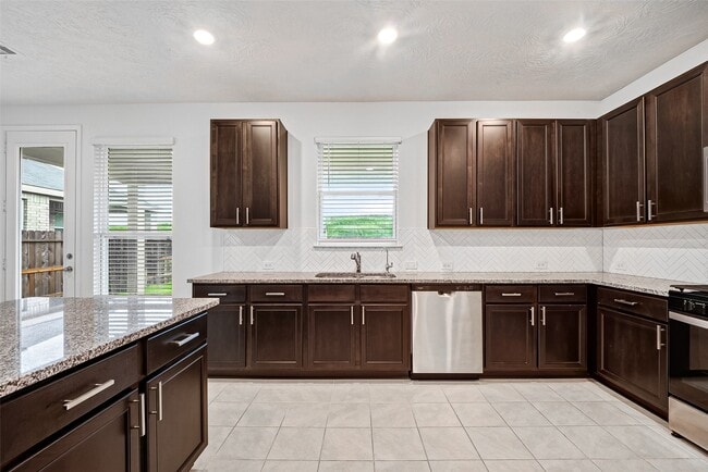 Building Photo - 15723 Autumn Chicory Dr