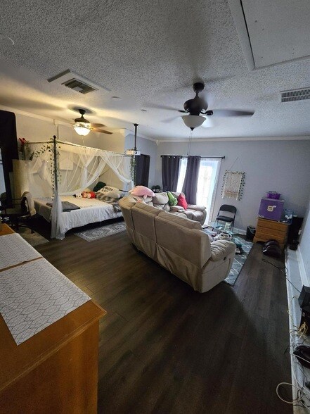 Building Photo - 8515 Plumeria Ave