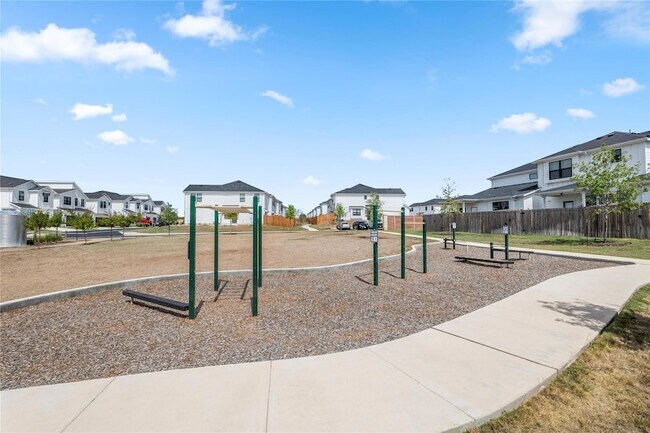 Building Photo - 125 Threshing Rd