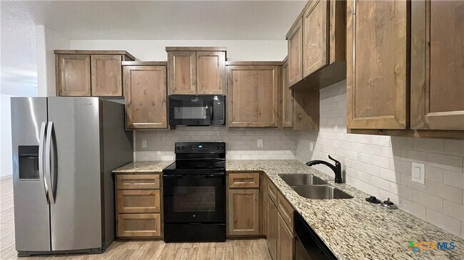 Building Photo - 2412 Duntov Dr