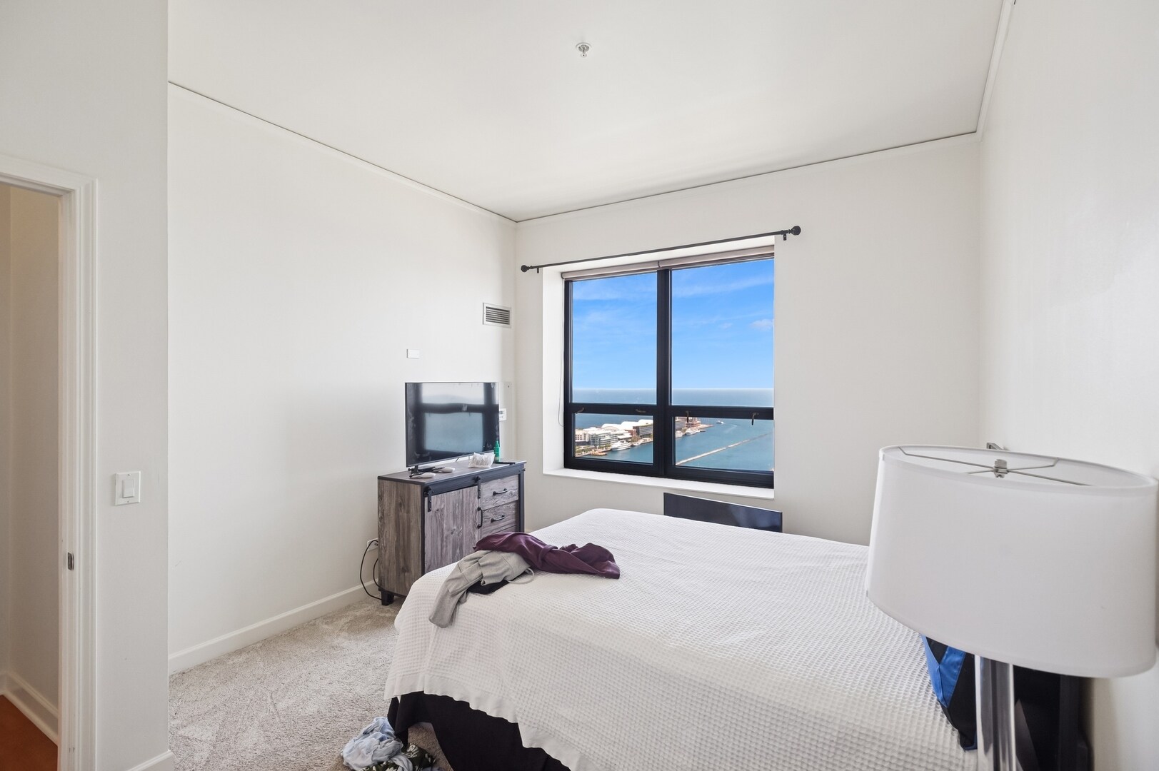 Building Photo - 450 E Waterside Dr