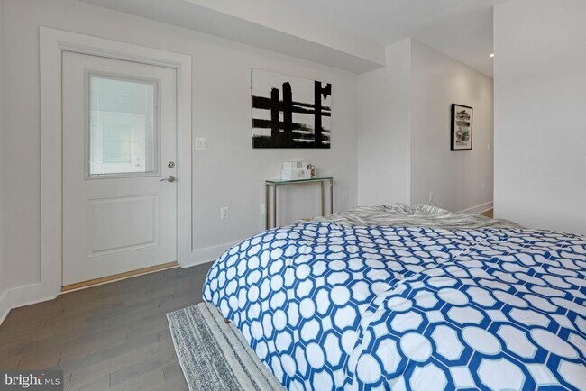 Building Photo - 3821 14th St NW