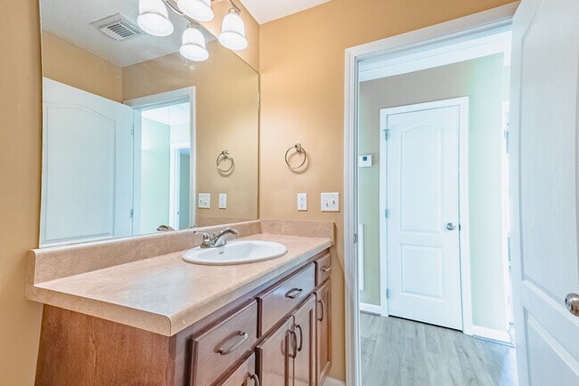 Building Photo - 12591 Drift Bay Cove