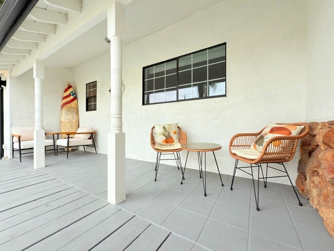 Building Photo - 9501 Clybourn Ave