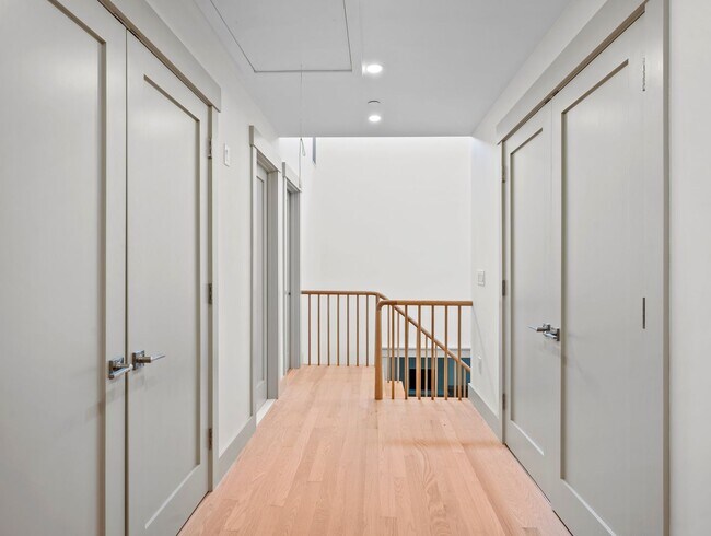 Building Photo - Modern Farmhouse 3 Bedroom 3.5 Bathroom