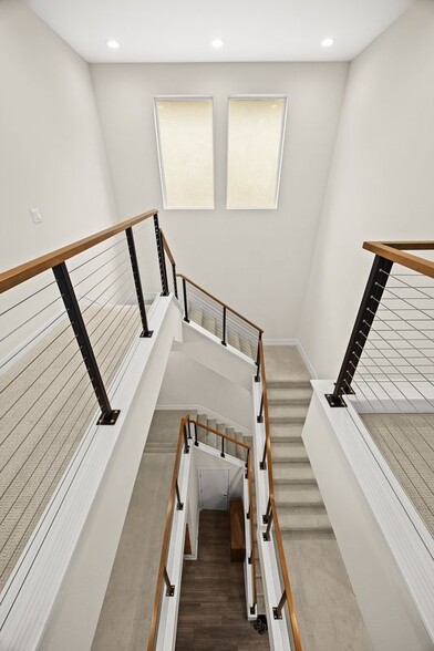 Building Photo - 478 Sycamore Dr