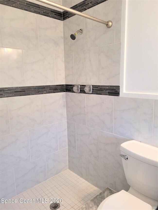 Building Photo - 435 S Courtenay Pkwy