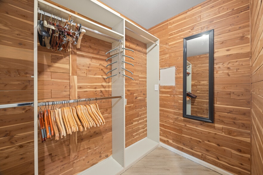 Walking Closet 2 - 1875 S Beverly Glen Blvd