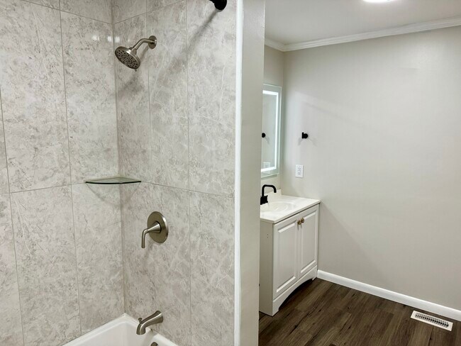 Tiled shower and tub combination - 6111 Northlakes Dr