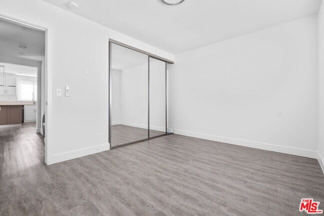 Building Photo - 848 18th St