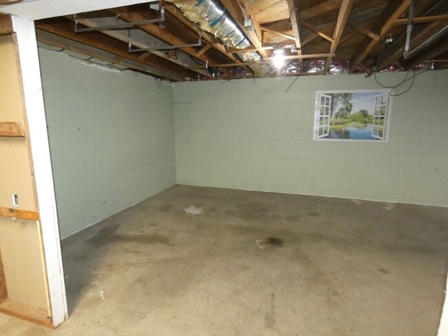 Building Photo - 2521 S Laurel St