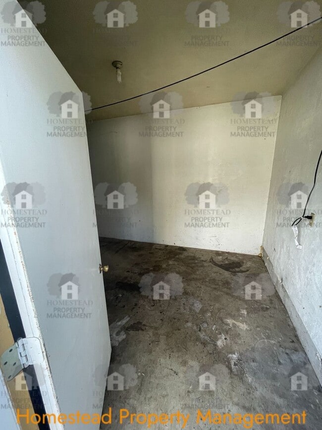 Building Photo - 2691-2693 18th Ave SE