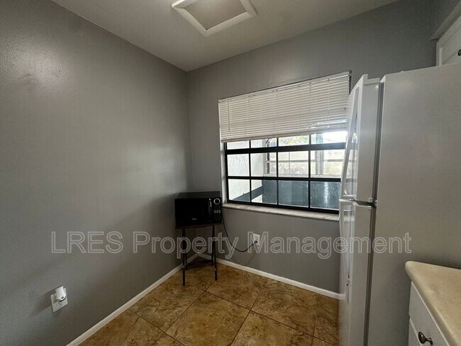 Building Photo - 2706 Graduate Ct