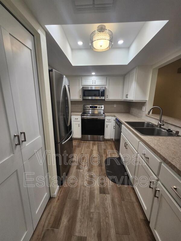 Building Photo - 2842 Highlands Blvd