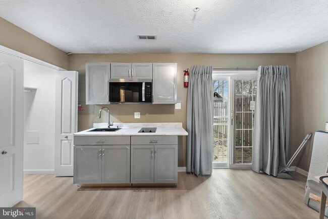 Building Photo - 2503 Lemontree Terrace