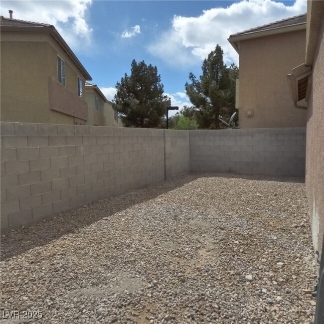 Building Photo - 4759 Pinon Pointe Rd