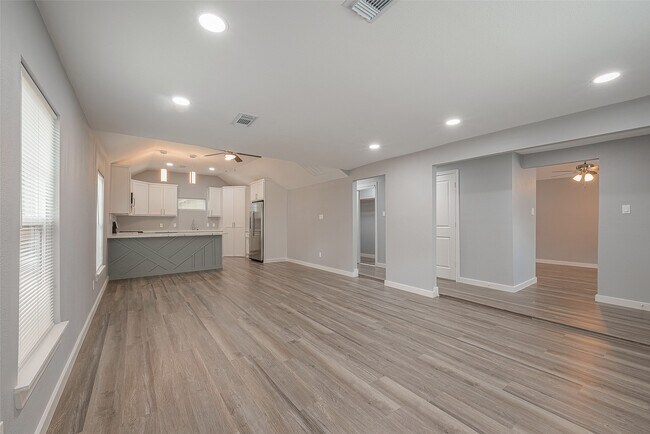 Building Photo - 2725 Avenue F