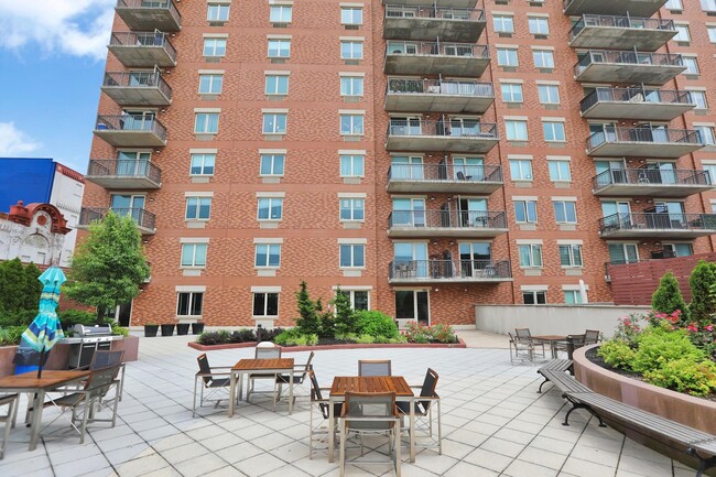 Building Photo - 3312 Hudson Ave