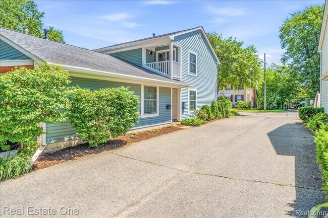 Building Photo - 306 Roe St