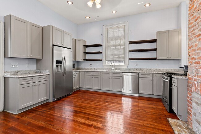 Building Photo - Charming New Orleans Shotgun with Historic...