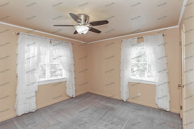 Building Photo - 2863 Allview Cir