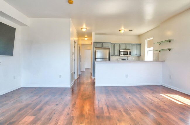 Building Photo - 5209 Polk St