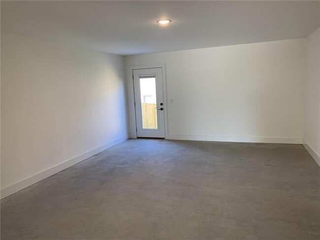 Building Photo - 2614 SW Livingston Square