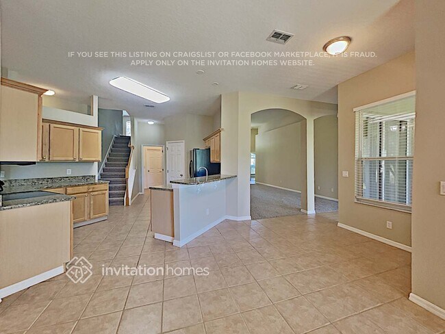 Building Photo - 945 Pickfair Terrace