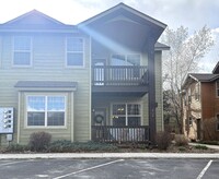 Building Photo - Buffalo Valley Condo 3 bed 2 Bath - Pet Fr...