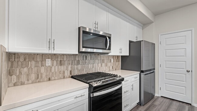 Building Photo - 40509 Melrose Dr