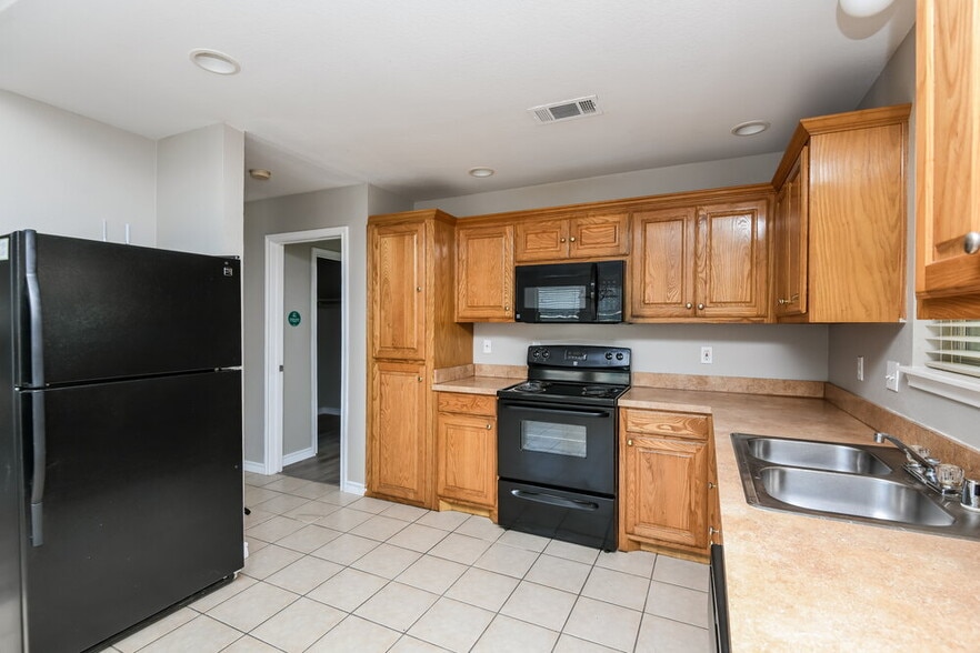 Building Photo - 409 Partridge Cir