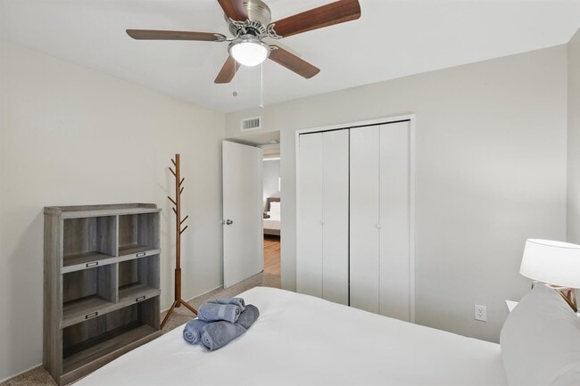 Building Photo - 3454 Livingston Ln