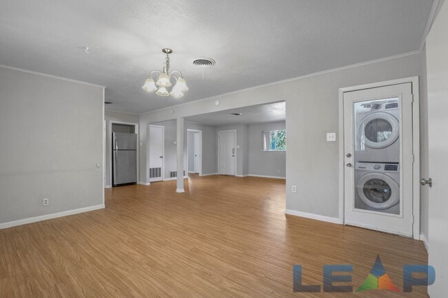 Building Photo - Welcoming 4 Bed 4 Bath Beautiful Brick Home near UNT and TWU!