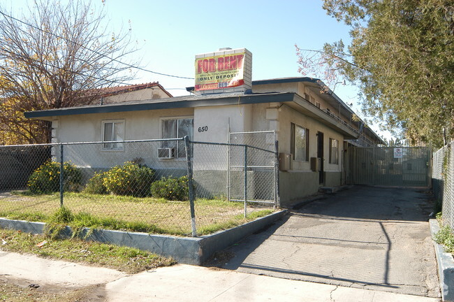 Building Photo - 650 N Mountain View Ave