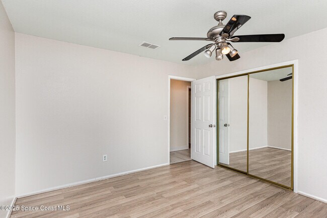 Building Photo - 1241 Riviera Dr NE