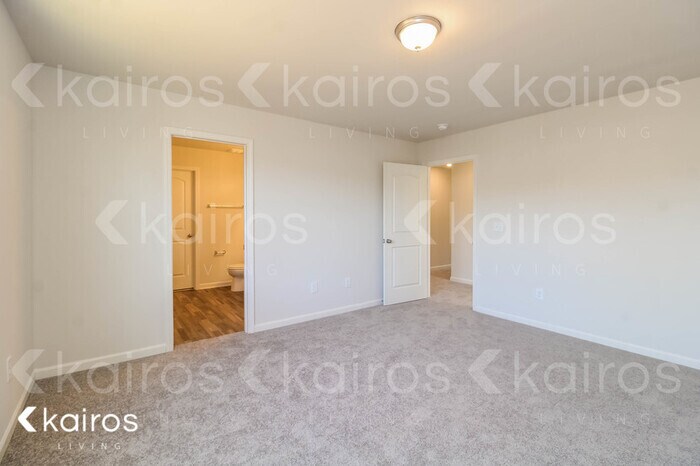 Building Photo - 460 Waterview Ct