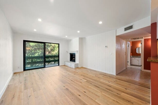 Building Photo - 4524 Tujunga Ave