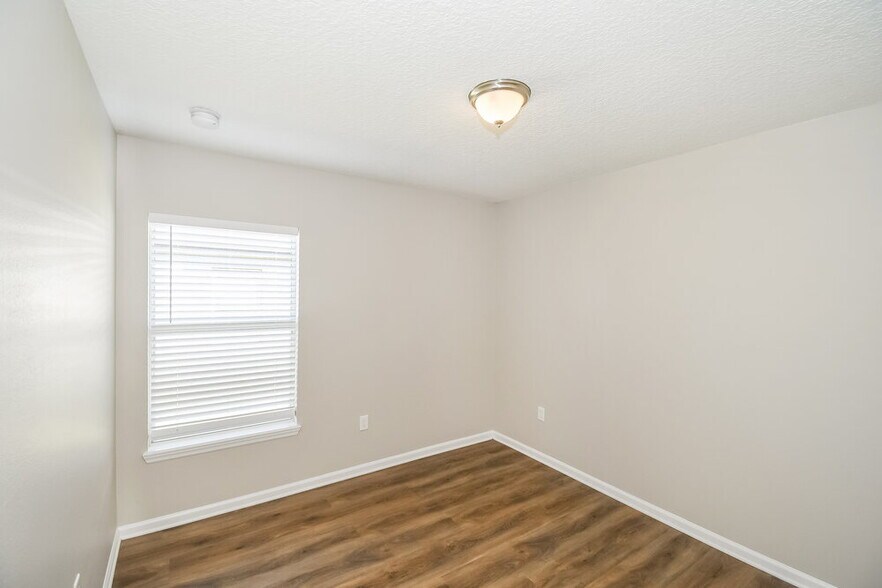 Building Photo - 9287 Hawkeye Dr