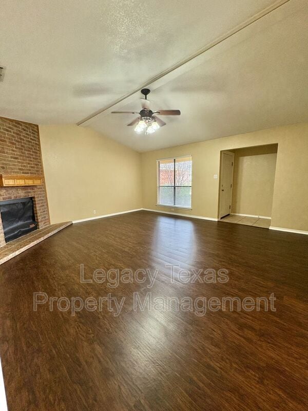 Building Photo - 1208 Lindsey Ln