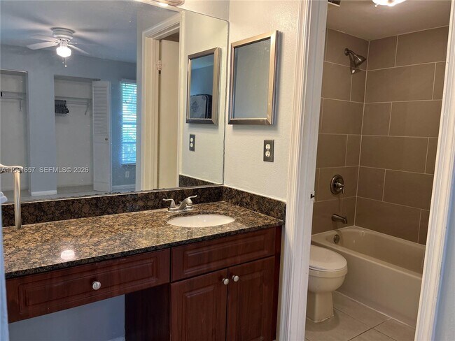 Building Photo - 9955 Twin Lakes Dr