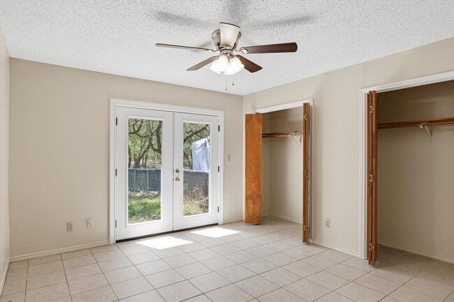 Building Photo - 405 Whitetail Dr