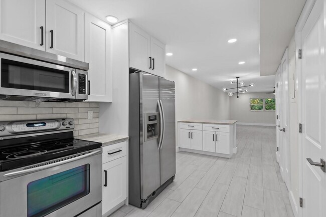 Building Photo - 1339 Ave