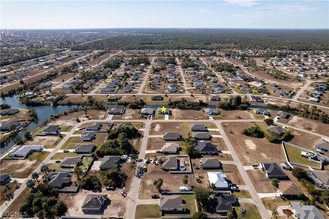 Building Photo - 3318 NE 13th Pl